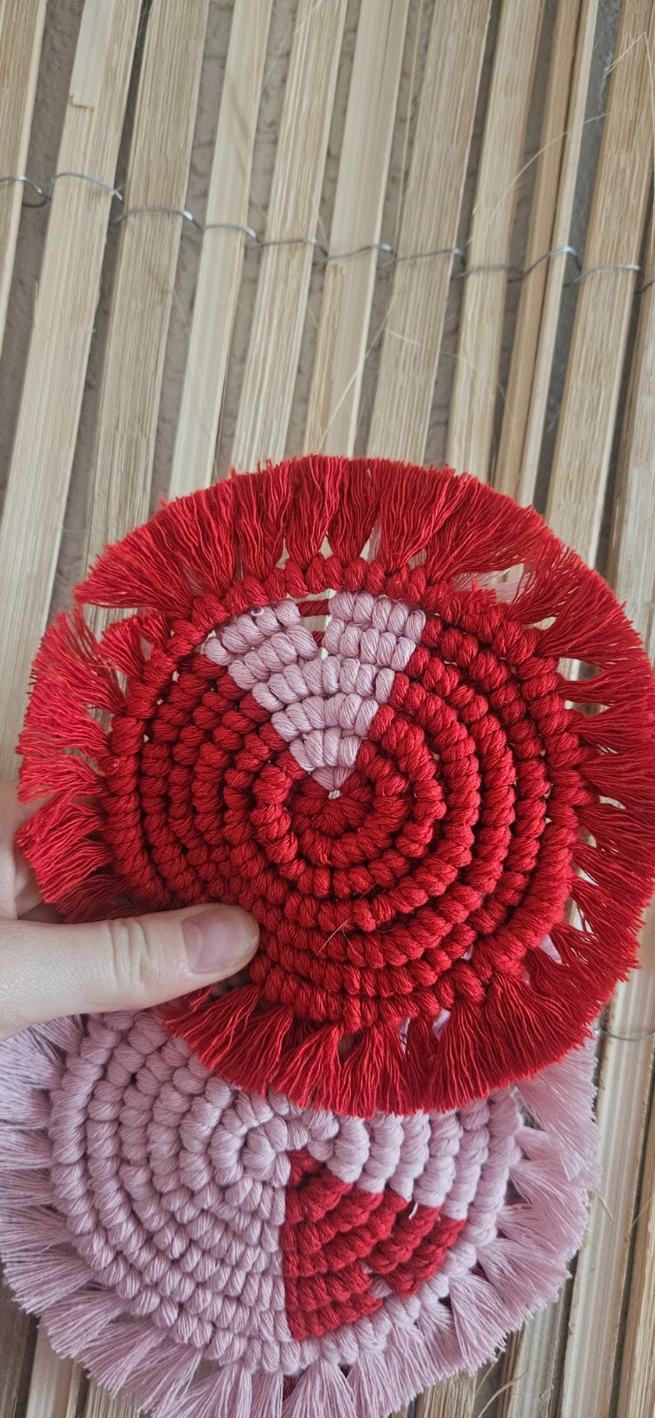 Hartjes macrame onderzetters