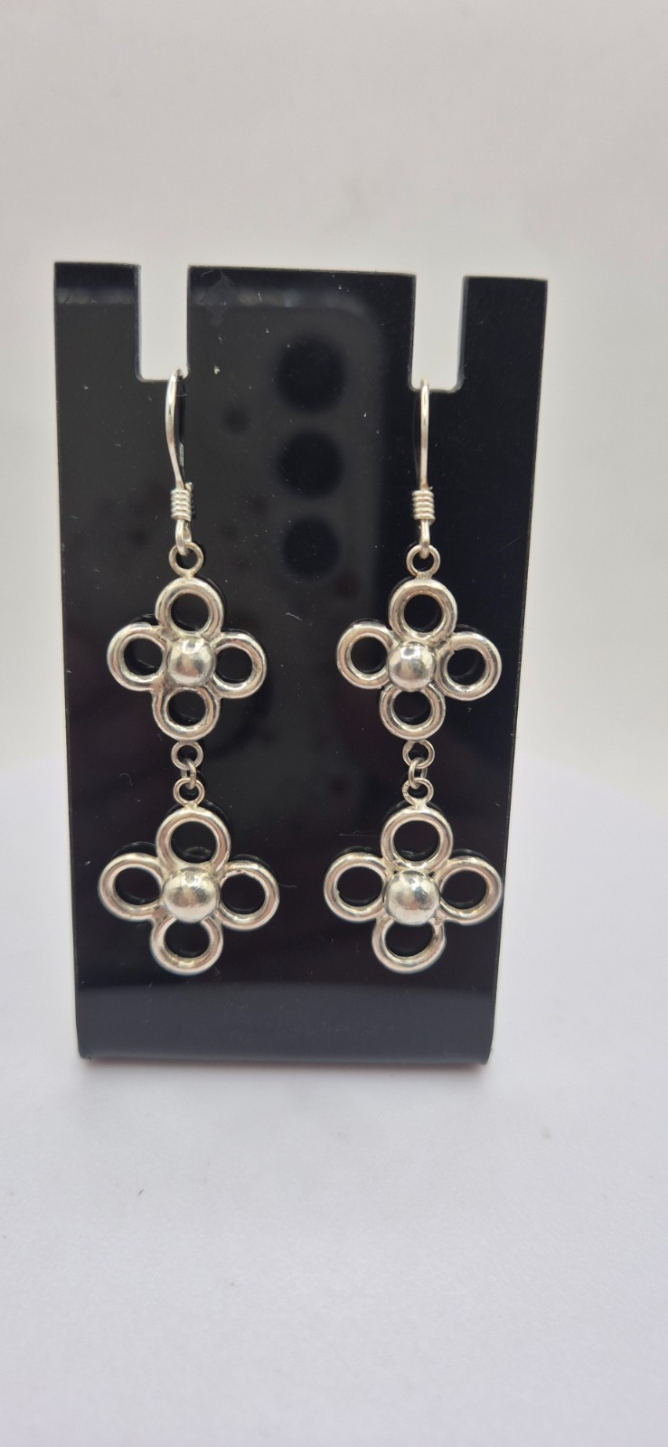 Zilveren hangoorbellen bloemen