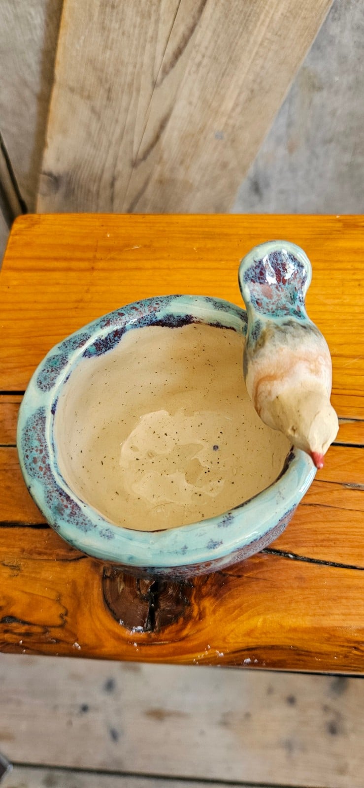 Handgemaakt keramisch schaaltje met vogeltje - 148283 Handgemaakt keramisch schaaltje met vogeltje