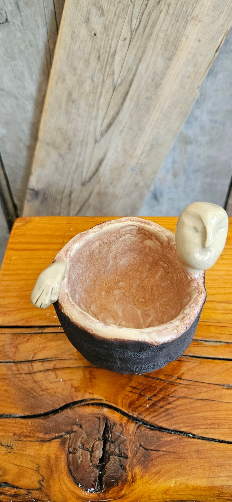 Handgemaakt keramisch zeepbakje met figuur - 148276 Handgemaakt keramisch zeepbakje met figuur