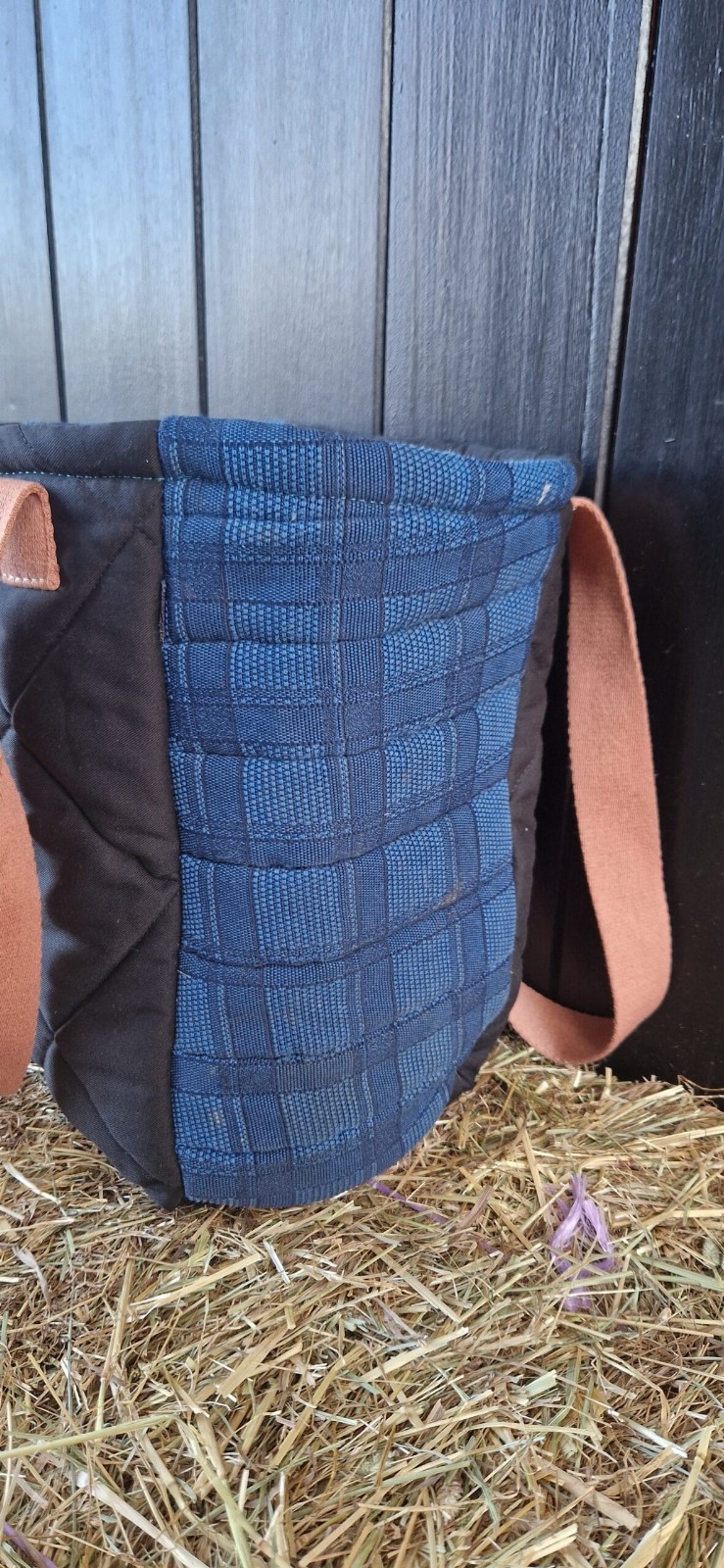 Andalusier schoudertas van een gebruikt zadeldekje, blauw met donkerb… - 154291 Andalusier schoudertas van een gebruikt zadeldekje, blauw met donkerblauwe ruit