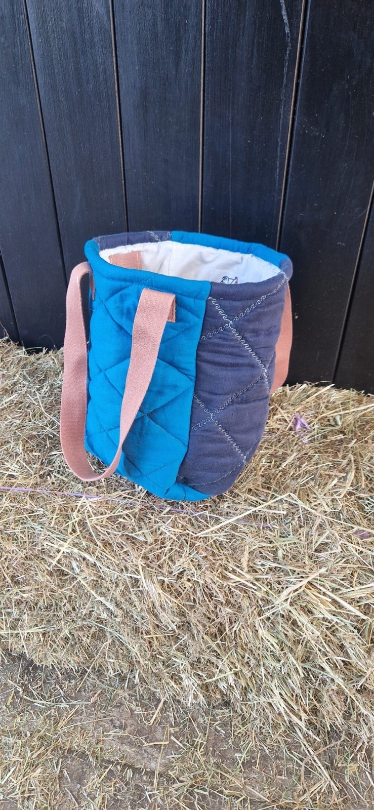 Andalusier schoudertas van een gebruikt zadeldekje, donkerblauw en li… - 154301 Andalusier schoudertas van een gebruikt zadeldekje, donkerblauw en lichtblauw