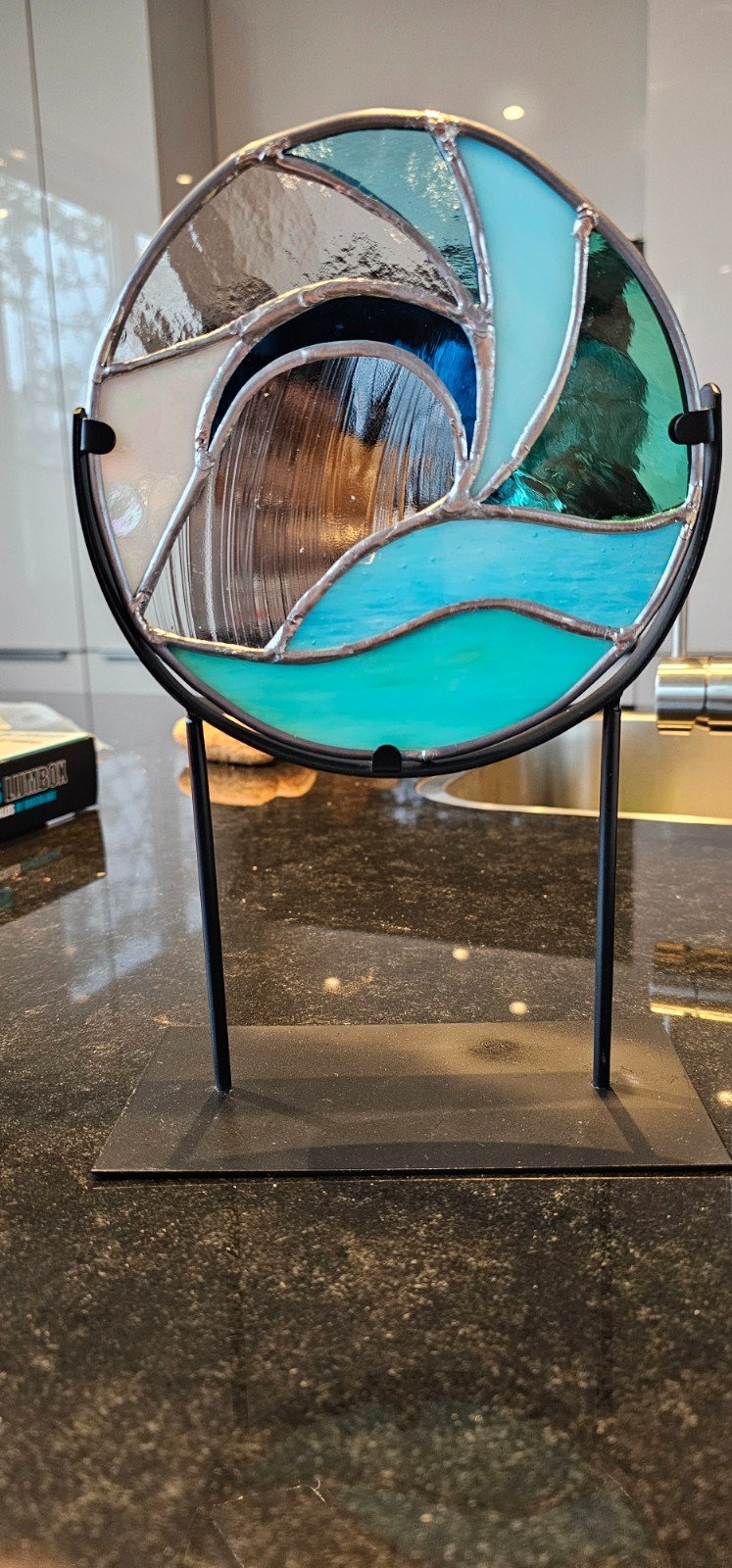 Waves. Glas in lood op standaard - 100514 Waves. Glas in lood op standaard