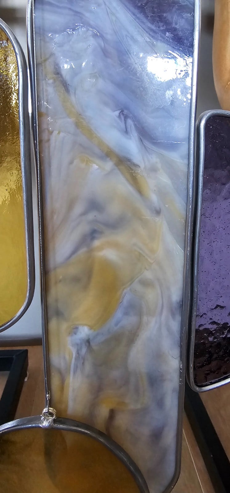 Modern Glas in lood object. Paars/Geel