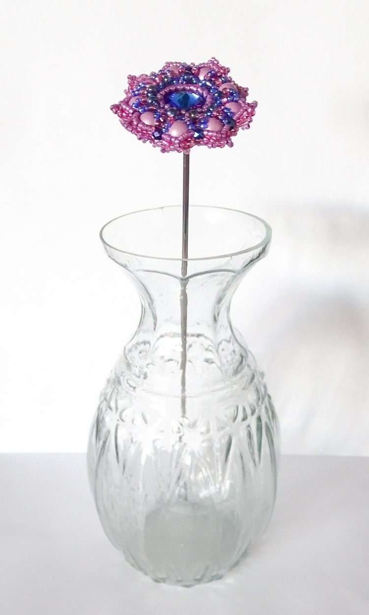 Handgemaakte paars-roze 3D kralenbloem met Miyuki rocailles - 151565 Handgemaakte paars-roze 3D kralenbloem met Miyuki rocailles