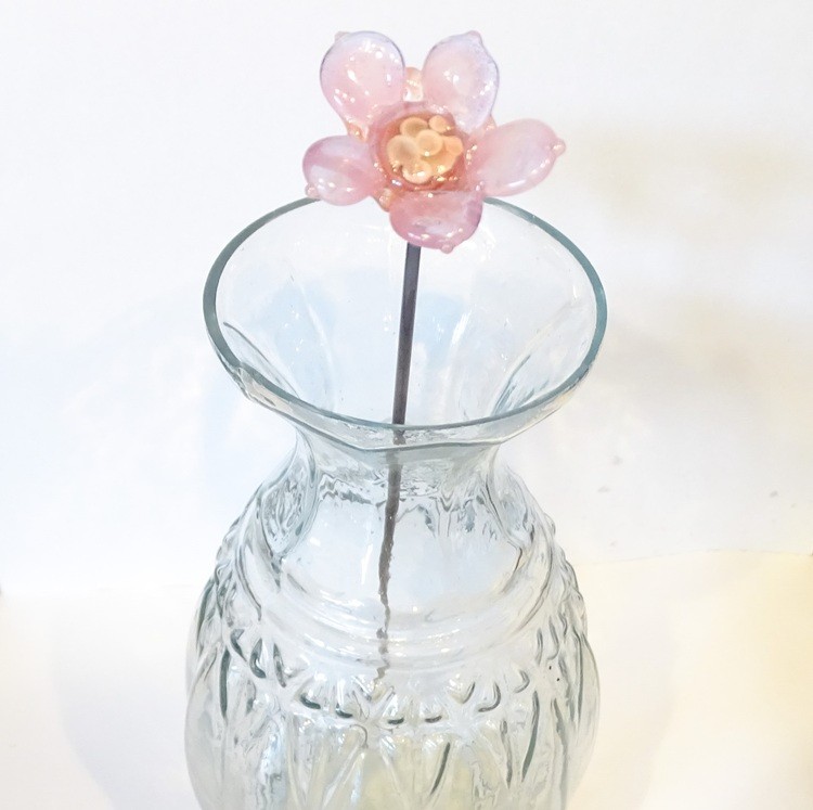 Roze glazen bloem – handgemaakt en uniek - 146050 Roze glazen bloem – handgemaakt en uniek