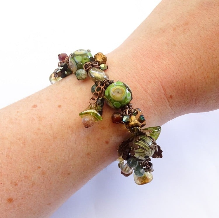 Bosgroene Statement Armband – Handgemaakte Lampwork Glaskralen & Vi… - 149805 Bosgroene Statement Armband – Handgemaakte Lampwork Glaskralen & Vintaj Brass