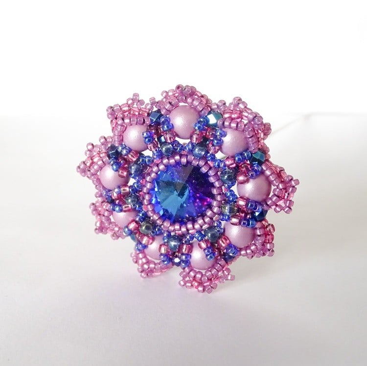 Handgemaakte paars-roze 3D kralenbloem met Miyuki rocailles - 151568 Handgemaakte paars-roze 3D kralenbloem met Miyuki rocailles