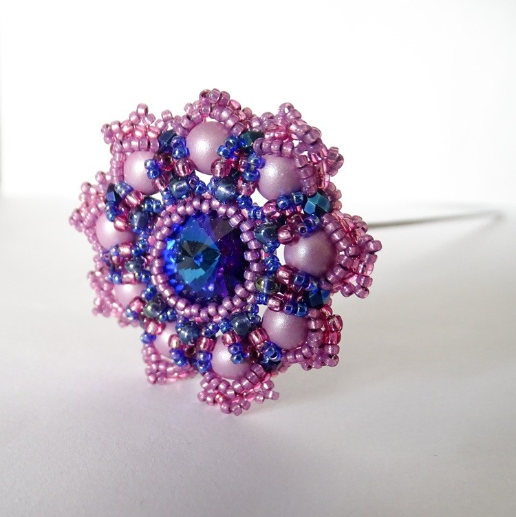 Handgemaakte paars-roze 3D kralenbloem met Miyuki rocailles - 151567 Handgemaakte paars-roze 3D kralenbloem met Miyuki rocailles