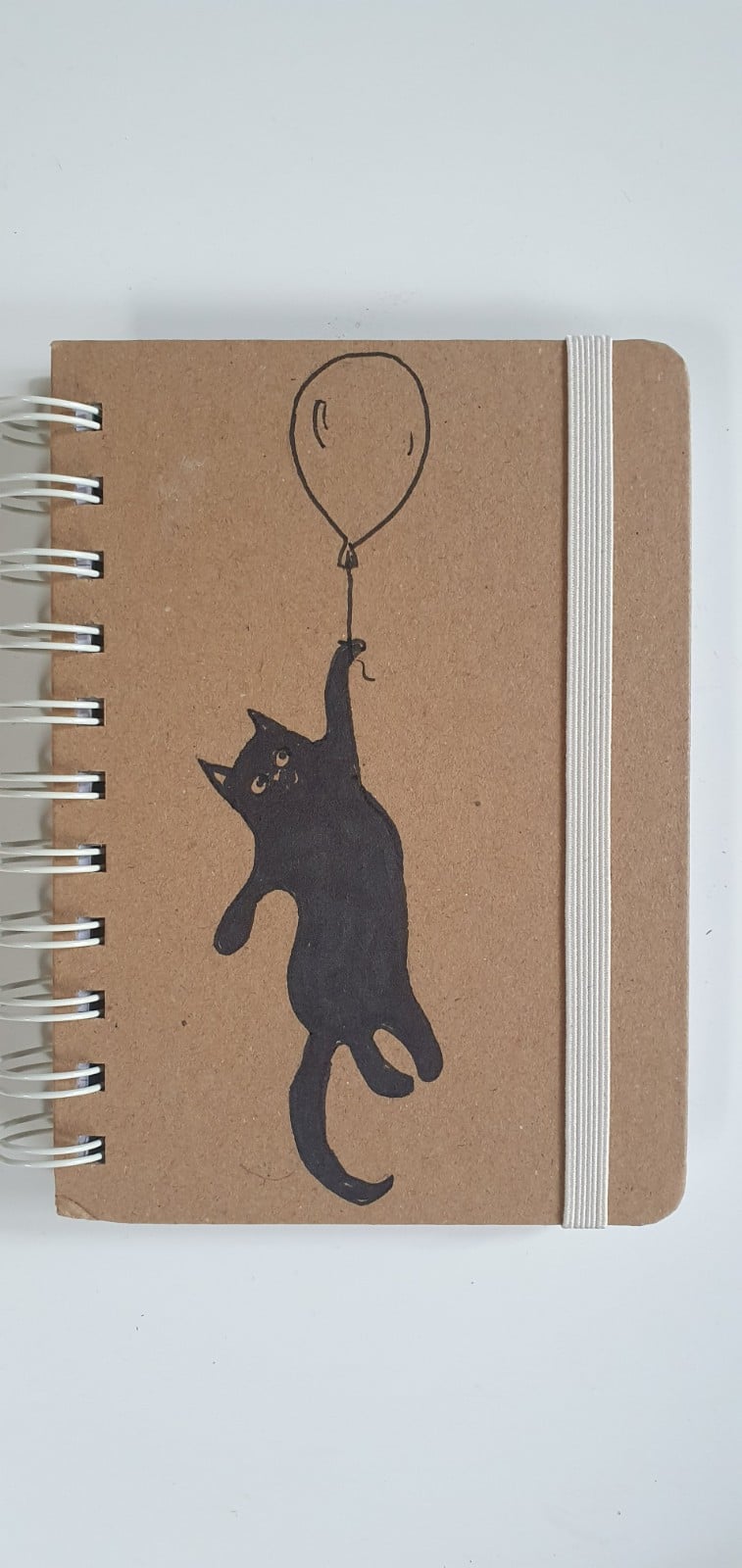 handgemaakt dagboek notitieboekje kat aan ballon gelinieerd, met originele kattentekening (geen print)