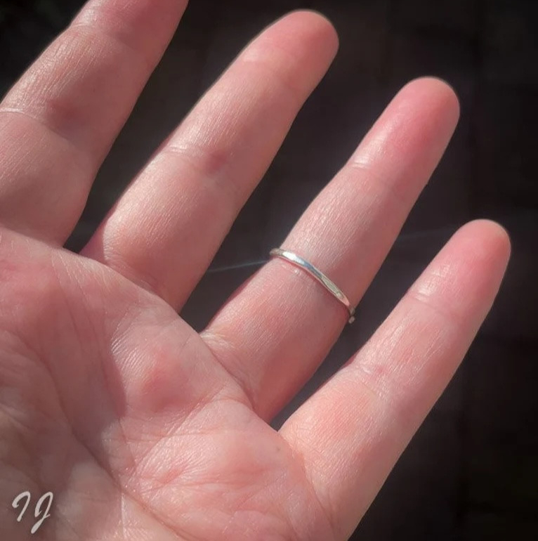 Gehamerde sterling zilveren stapelring 1,5 mm – handgemaakt & minim… - 125474 Gehamerde sterling zilveren stapelring 1,5 mm – handgemaakt & minimalistisch (nikkelvrij)