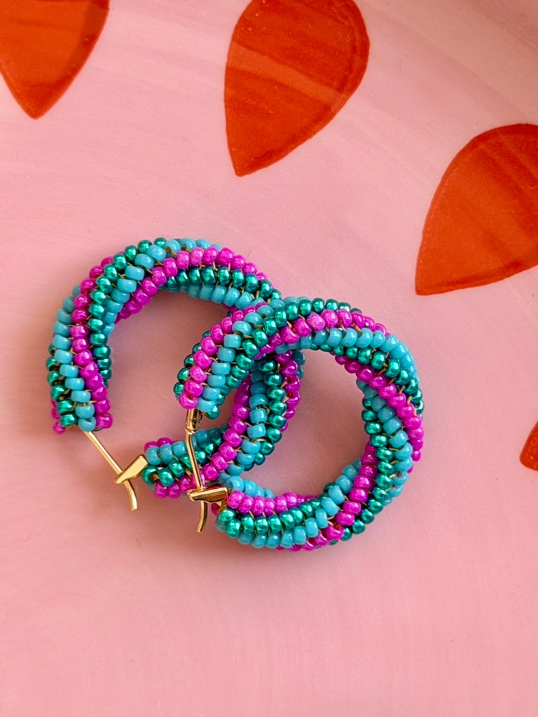 Twisted Herringbone Creolen - 112861 Kleurrijke creolen met twisted herringbone patroon