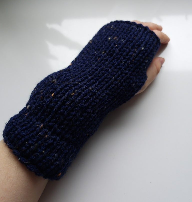 Donkerblauwe vingerloze handschoenen | Gebreide polswarmers - 155014 Donkerblauwe vingerloze handschoenen | Gebreide polswarmers