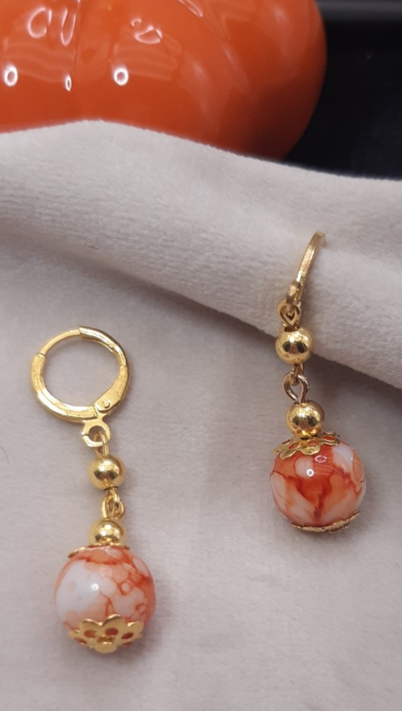 Marmerige Glans: handgemaakte oorbellen met glazen kralen