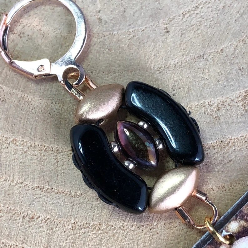 Konijnen oorbellen met paasei component van kralen voor Pasen - 69009.jpeg Konijnen oorbellen met paasei component van kralen voor Pasen