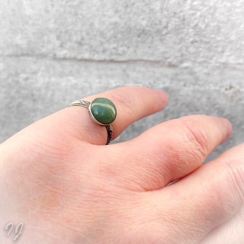 Handgemaakte zilveren ring met groene aventurijn | maat 18