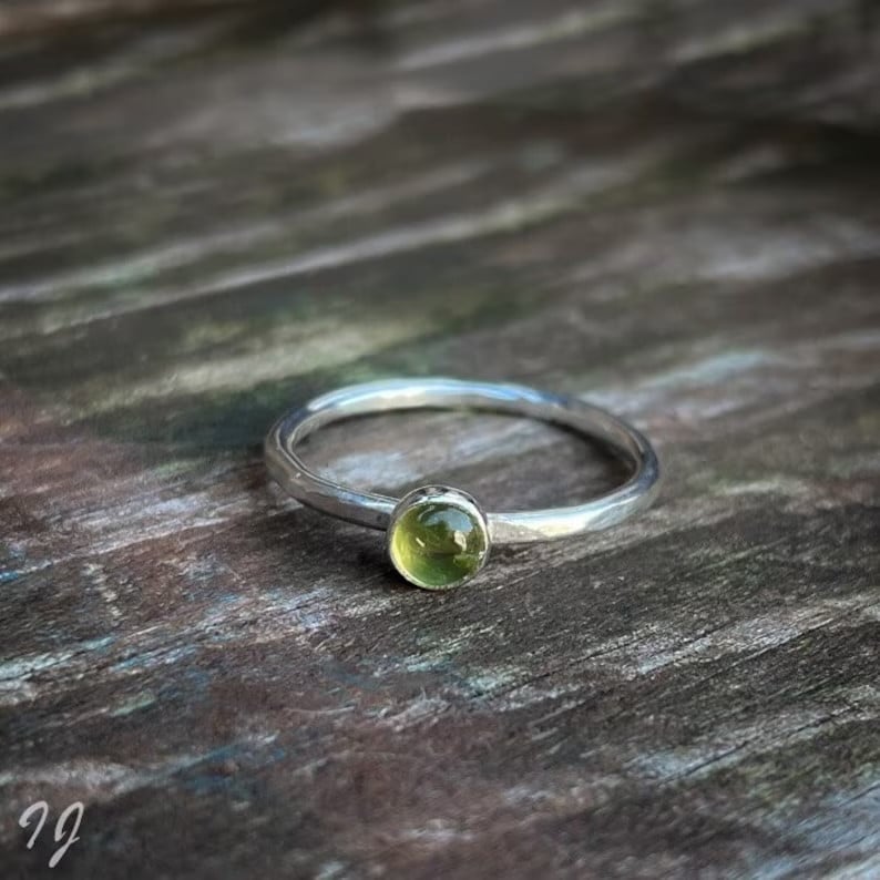 Handgemaakte Peridoot Ring van Sterling Zilver – Minimalistische Ed… - 130603 Handgemaakte Peridoot Ring van Sterling Zilver – Minimalistische Edelsteen Ring ✨💚