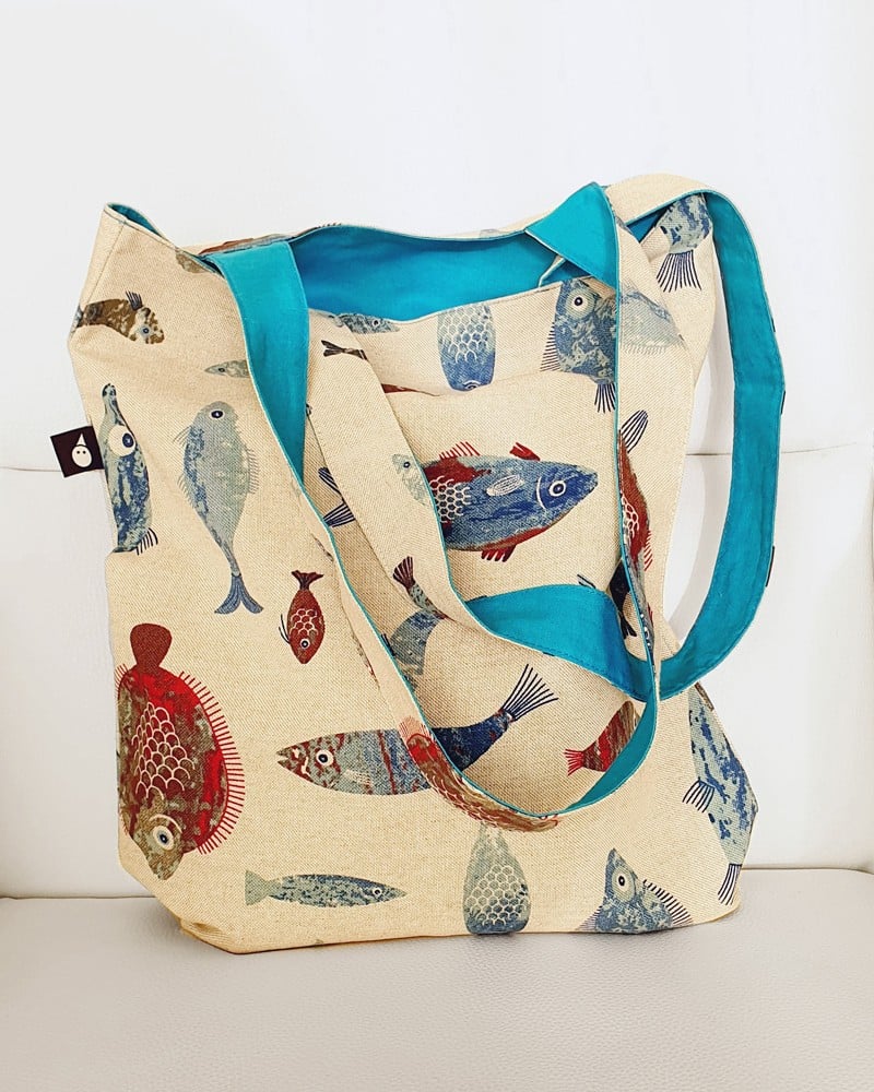 Dubbelzijdige tas met vis en vissen design, 'Love Fishing' tote bag - 139404 Dubbelzijdige tas met vis en vissen design, 'Love Fishing' tote bag