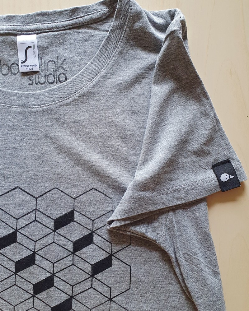 Hand bedrukt grijs katoenen-viscose t-shirt, zwart bijenkorf design, … - 137015 Hand bedrukt grijs katoenen-viscose t-shirt, zwart bijenkorf design, women's, large