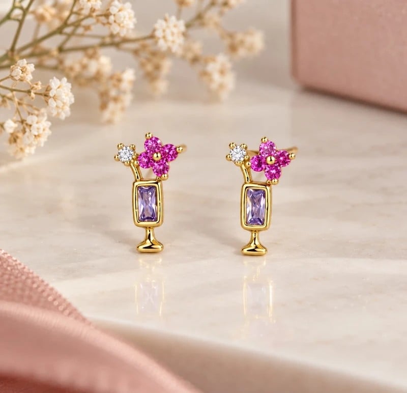 Goudkleurige Cocktail Oorbellen met Roze Bloemen en Paarse Stenen | K… - 151205 Goudkleurige Cocktail Oorbellen met Roze Bloemen en Paarse Stenen | Kleurrijke Oorknopjes