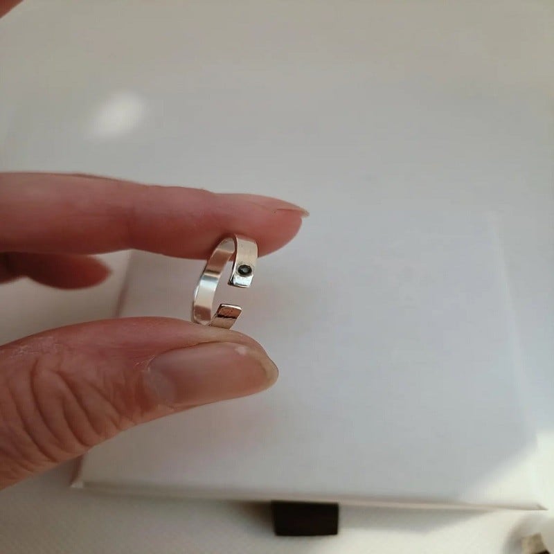 Birch collection, open zilveren ring met blauwe saffier