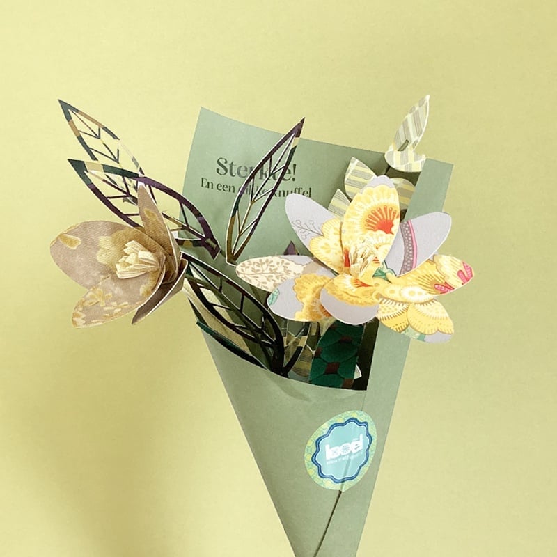 Sterkteboeket van papieren bloemen