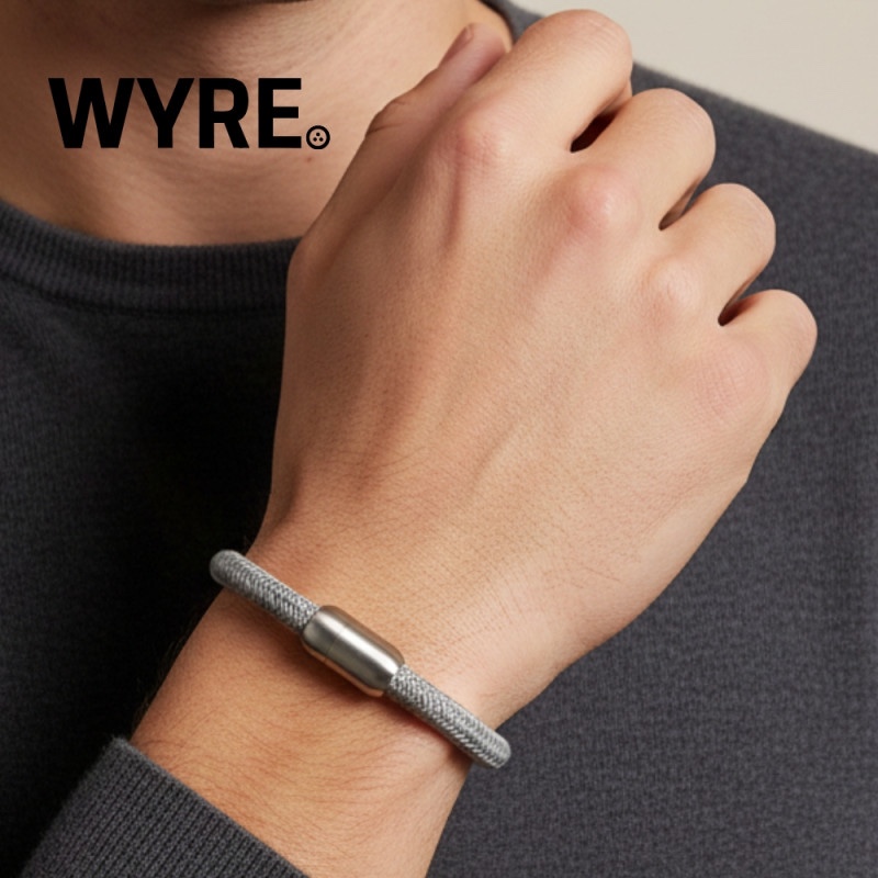 Wyre. | armband | lichtgrijs | magneetsluiting | 8mm