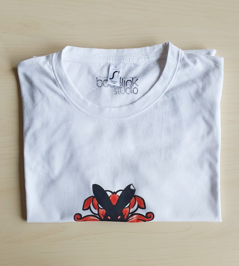 Hand bedrukt, wit katoen t-shirt, zwart konijn en rode bloem design, … - 136598 Hand bedrukt, wit katoen t-shirt, zwart konijn en rode bloem design, men's, extra large