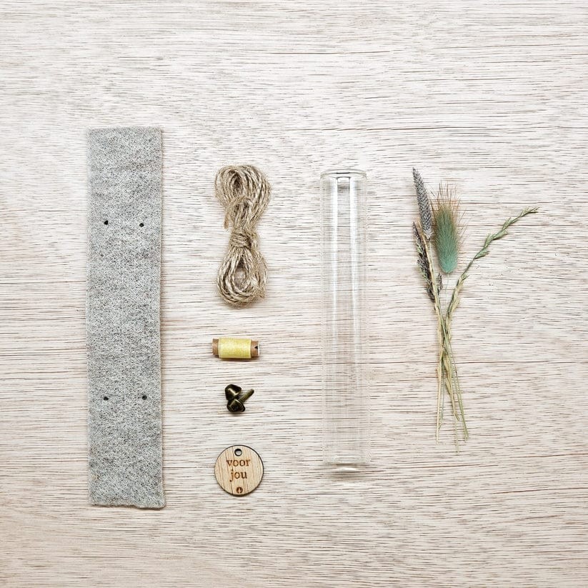 DIY pakket - Droogbloemen met vilt - groen - 64415.jpeg DIY pakket - Droogbloemen met vilt - groen