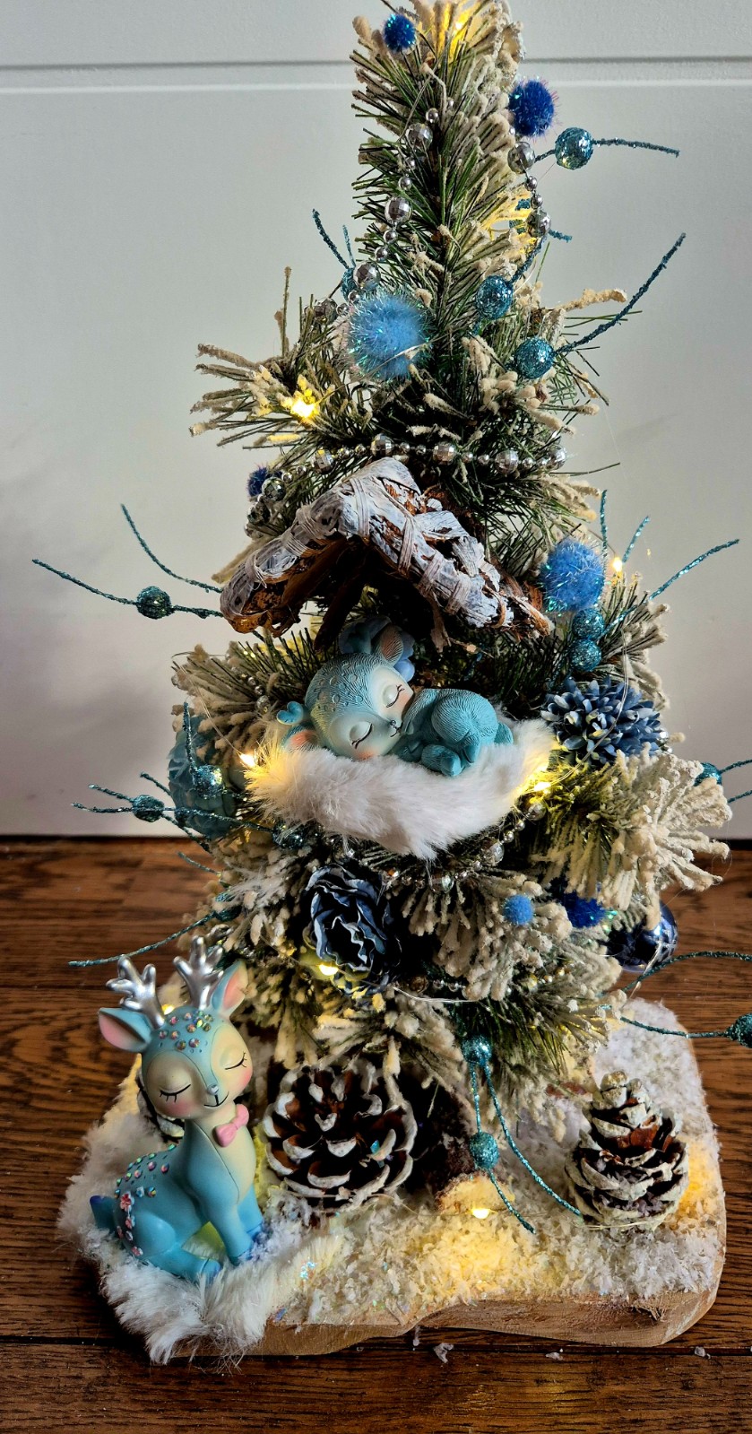 Winterdroom – Handgemaakt Kersttafereel met Hertjes & Verlichting - 153392 Winterdroom – Handgemaakt Kersttafereel met Hertjes & Verlichting