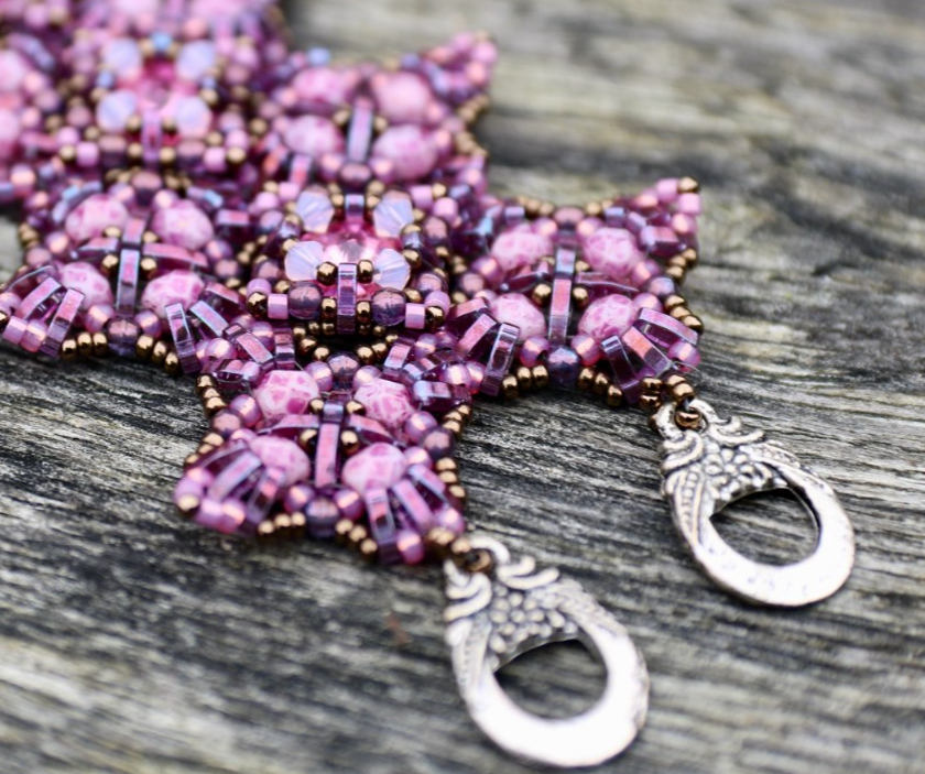 Handegemaakte Byzantijnse kralenarmband roz/ mauve/brons – Swarovsk… - 130651 Handegemaakte Byzantijnse kralenarmband roz/ mauve/brons – Swarovski & Miyuki armband met antiek zilveren sluiting