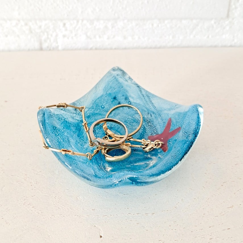 Handgemaakt glazen sieraden schaaltje, klein handgemaakt glazen schaa… - 155942 Handgemaakt glazen sieraden schaaltje, klein handgemaakt glazen schaaltje met zeester.