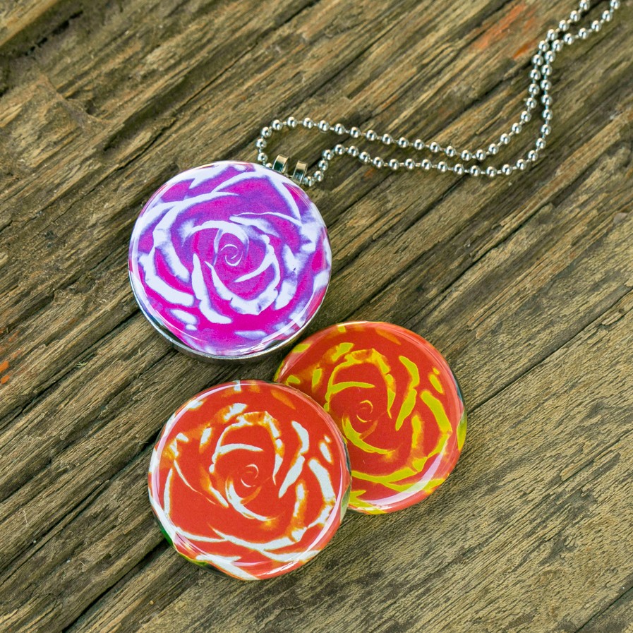 Pop art fotoketting.Pop art fotomedaillon. Roest vrij stalen ketting,rvs medaillon,roestvrij staal medaillon.