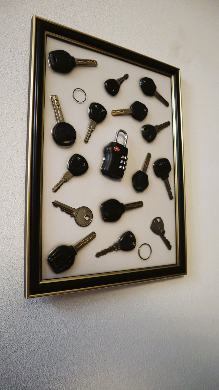 3D painting with lock and keys