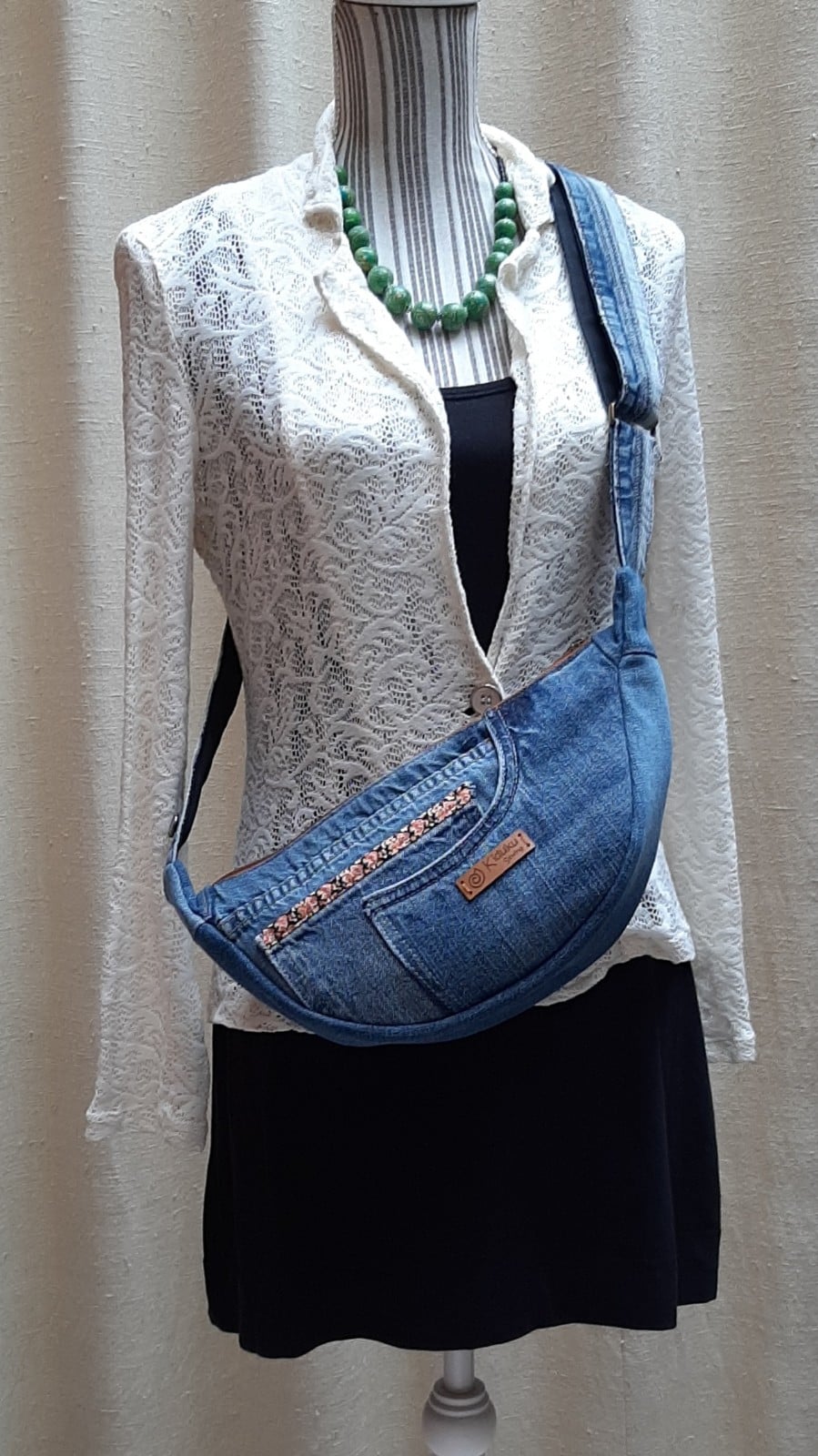 Denim slingbag / crossbodybag donker - 139653 Denim slingbag / crossbodybag donker