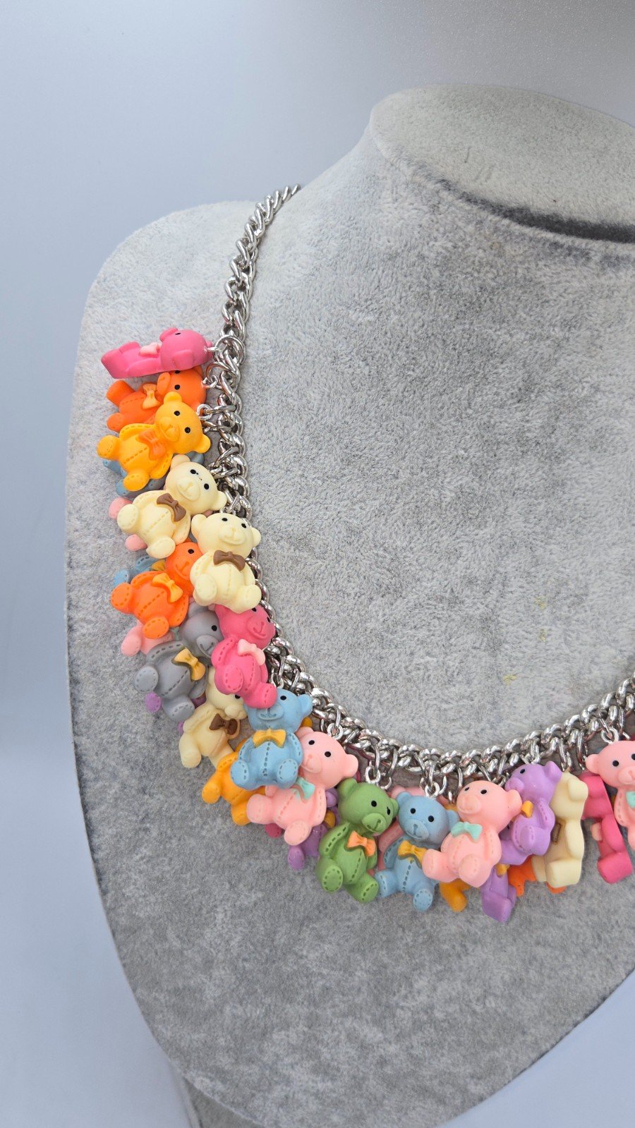 Een Bosje Beertjes, de ultieme Beren-fan Ketting. - 100365 Een Bosje Beertjes, de ultieme Beren-fan Ketting.