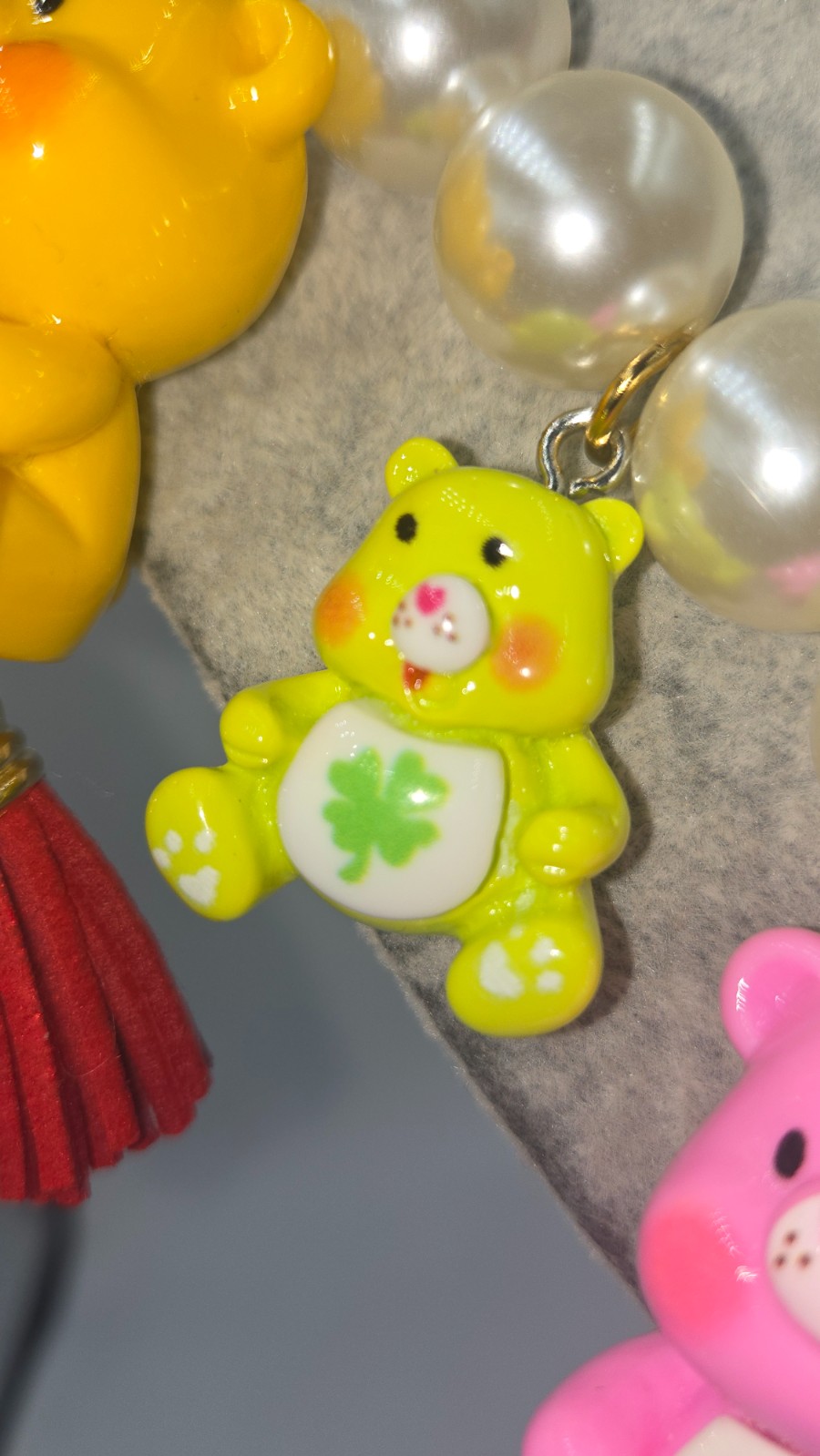 Troetel Beertjes Circus - 99699 Troetel Beertjes Circus, een handgemaakte ketting vol jeugdherinneringen.