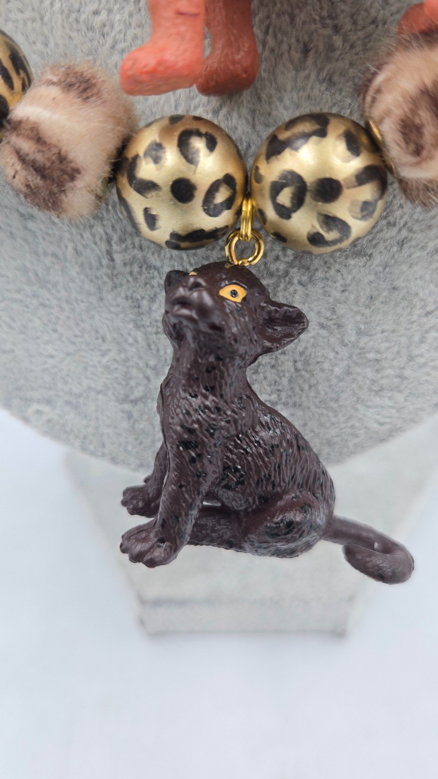 Cat-walk ketting, met schattige jungle baby's - 102216 Cat-walk ketting, met schattige jungle baby's