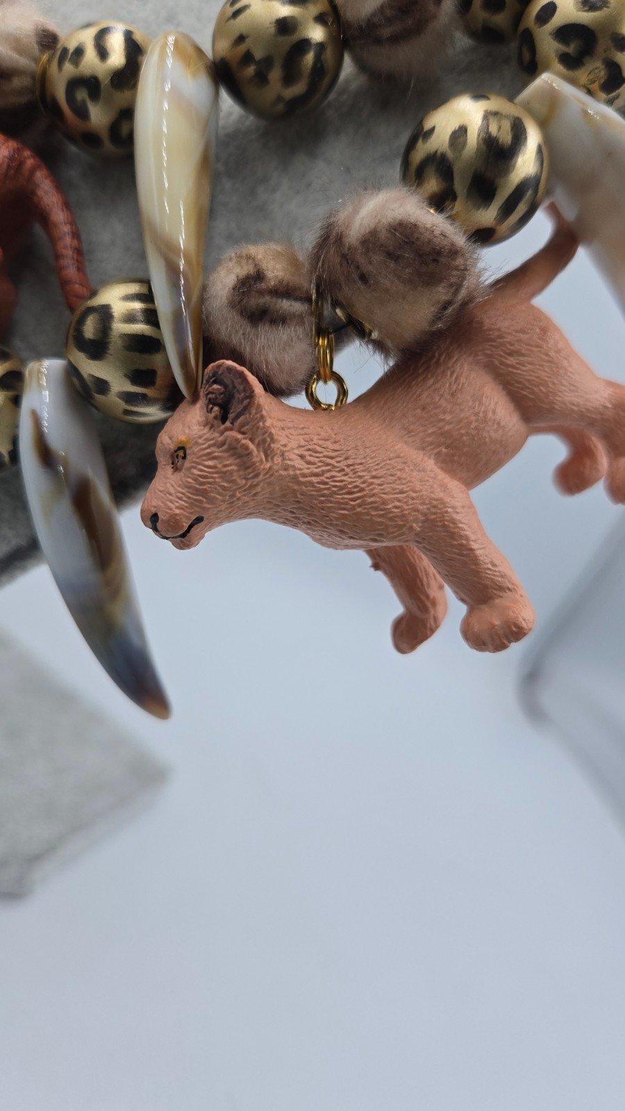 Cat-walk ketting, met schattige jungle baby's - 102217 Cat-walk ketting, met schattige jungle baby's