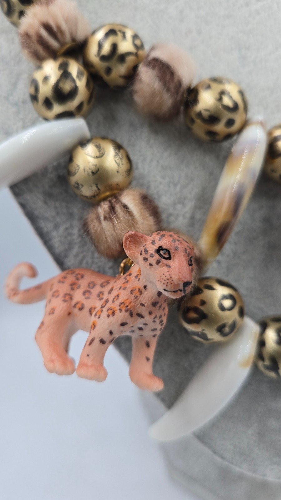 Cat-walk ketting, met schattige jungle baby's - 102218 Cat-walk ketting, met schattige jungle baby's