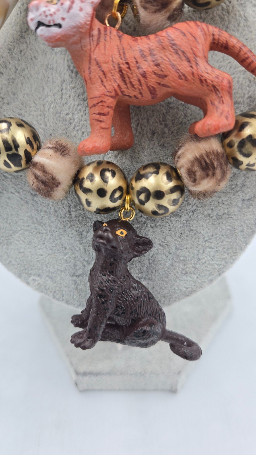 Cat-walk ketting, met schattige jungle baby's - 102220 Cat-walk ketting, met schattige jungle baby's