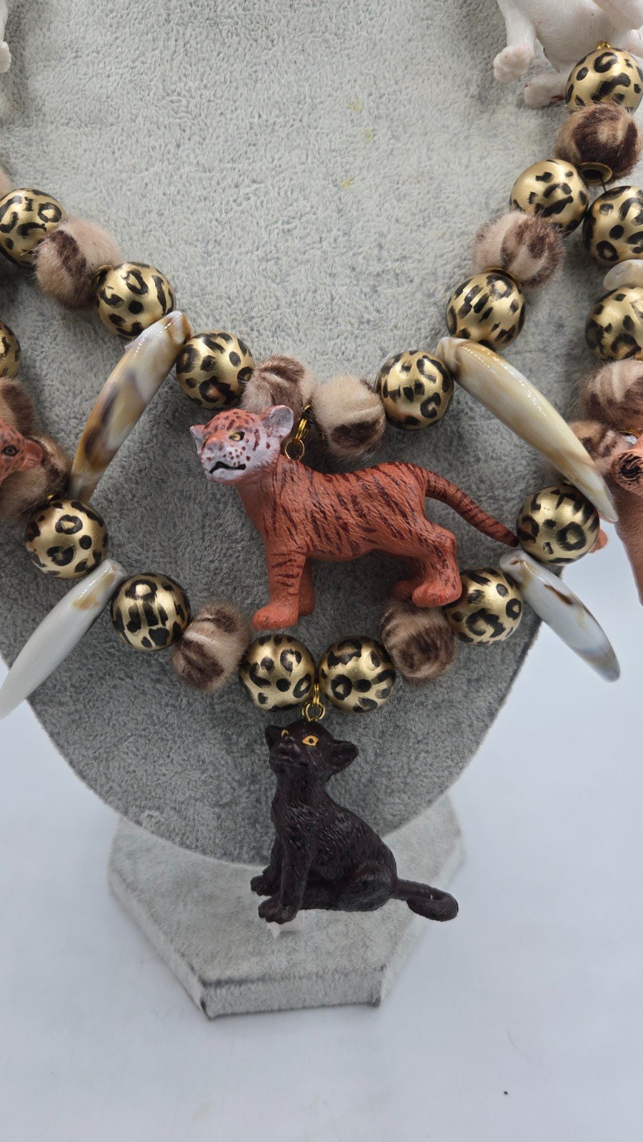 Cat-walk ketting, met schattige jungle baby's - 102222 Cat-walk ketting, met schattige jungle baby's