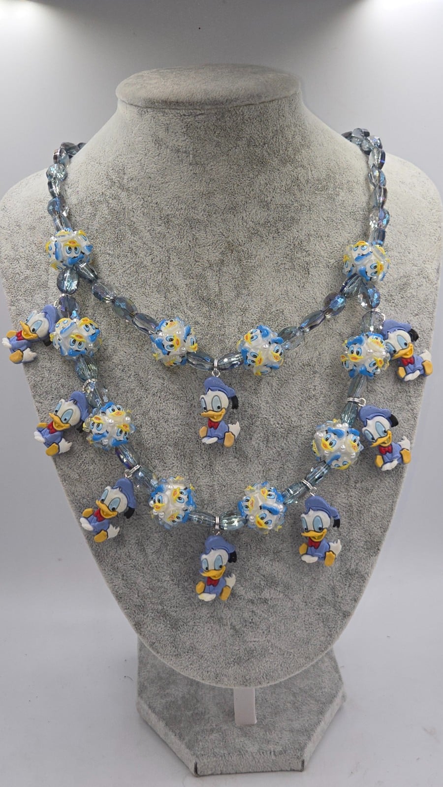 Schattige Donald Duck ketting met bijzondere kralen