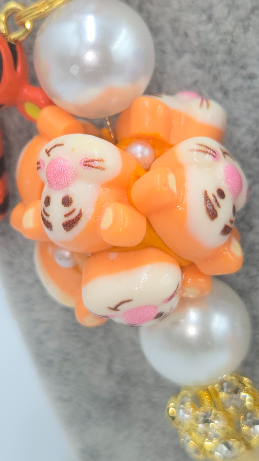 Winnie de Pooh ketting met bijzondere kralen.