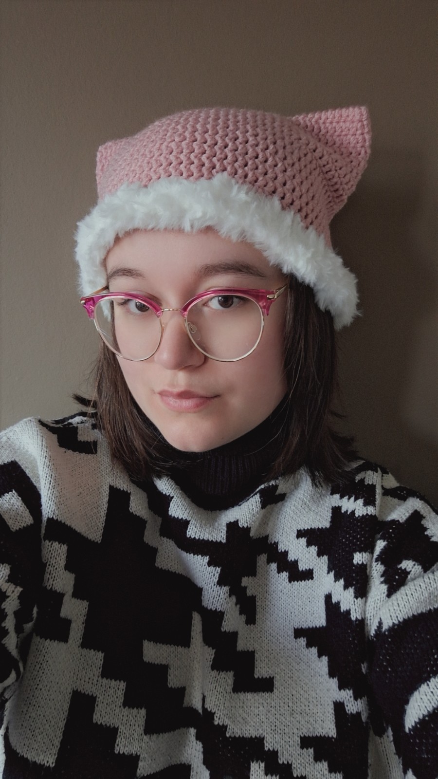 Gehaakte muts met imitatiebont | Roze en wit