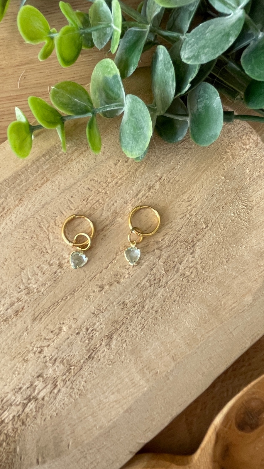 Goldplate rvs creolen met crystal blauw hartjes hangertje