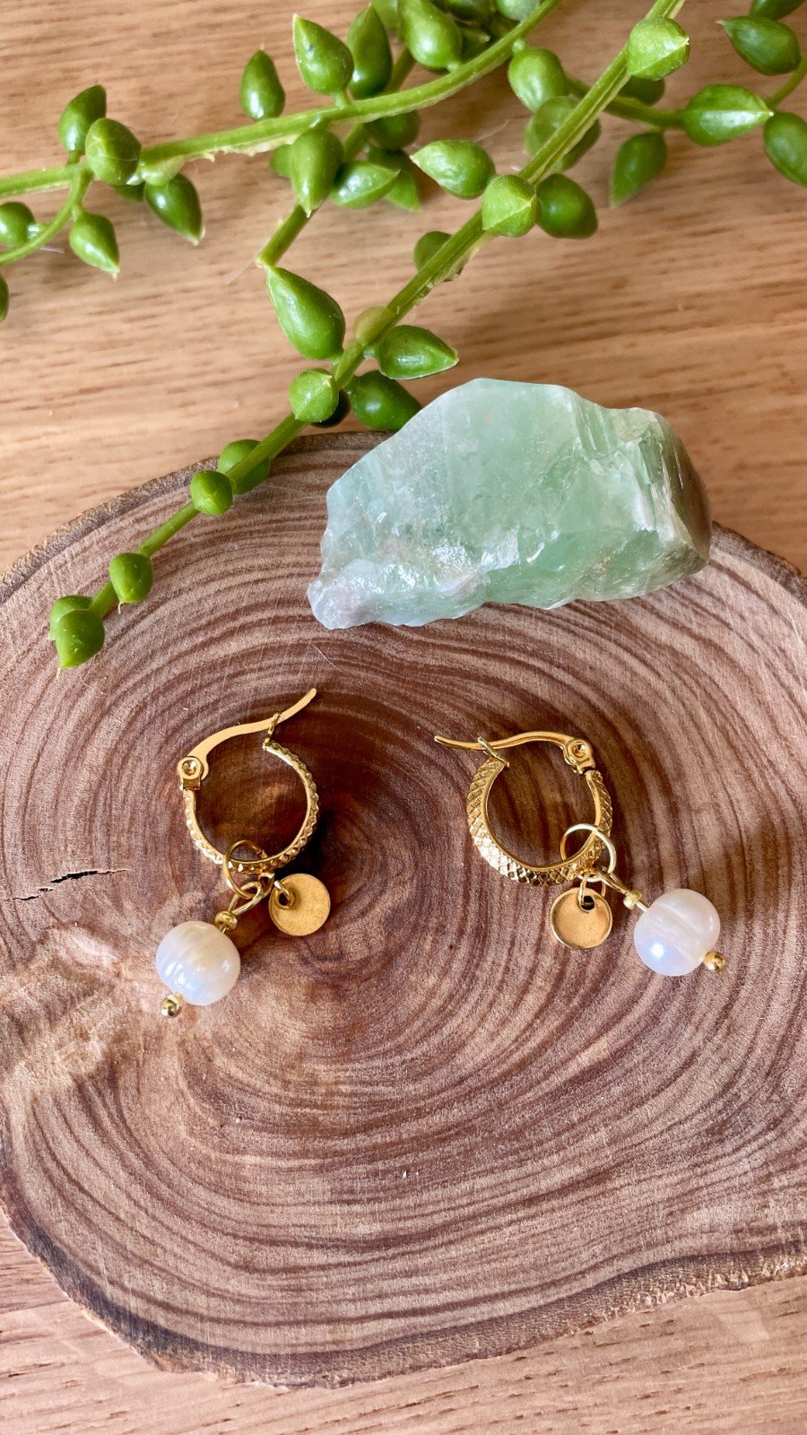 Parel oorbellen met gouden details