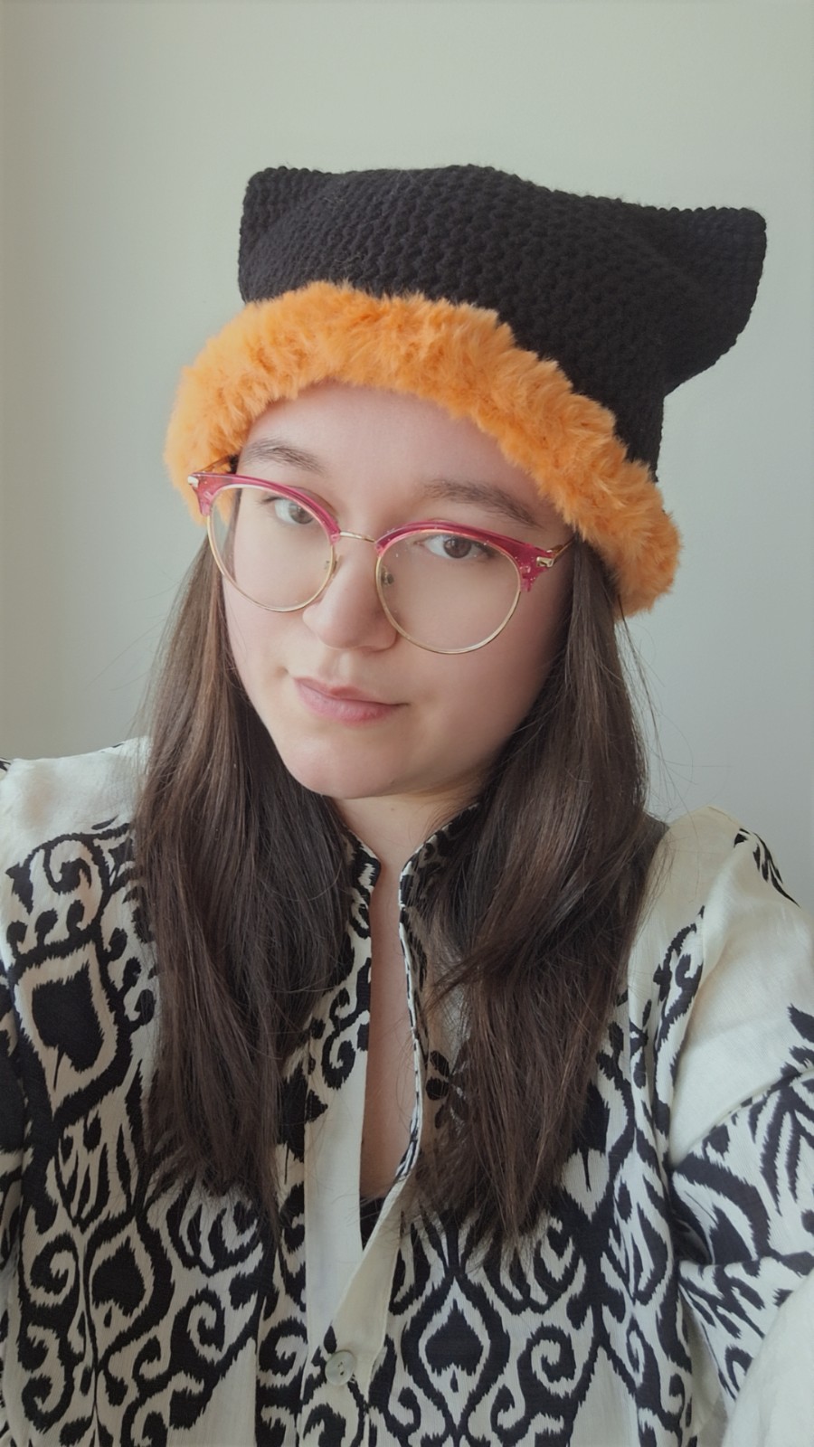 Gehaakte muts met imitatiebont | Zwart en oranje