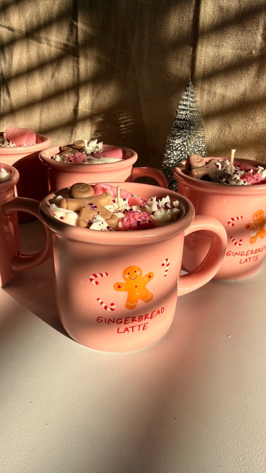 Gingerbread candle in roze mok - 103106 Gingerbread candle in roze mok