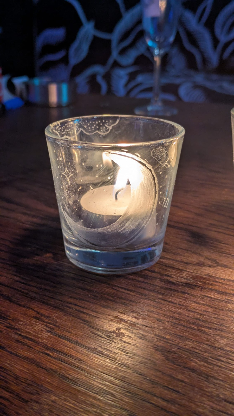 Handgegraveerde kaarsenhouders maan en sterren motief – set van 3 g… - 109795 Handgegraveerde kaarsenhouders maan en sterren motief – set van 3 glazen sfeerlampen